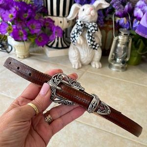 Beautiful Brown/Caramel Color Vintage Brighton leather belt. Size Sm / 28 waist